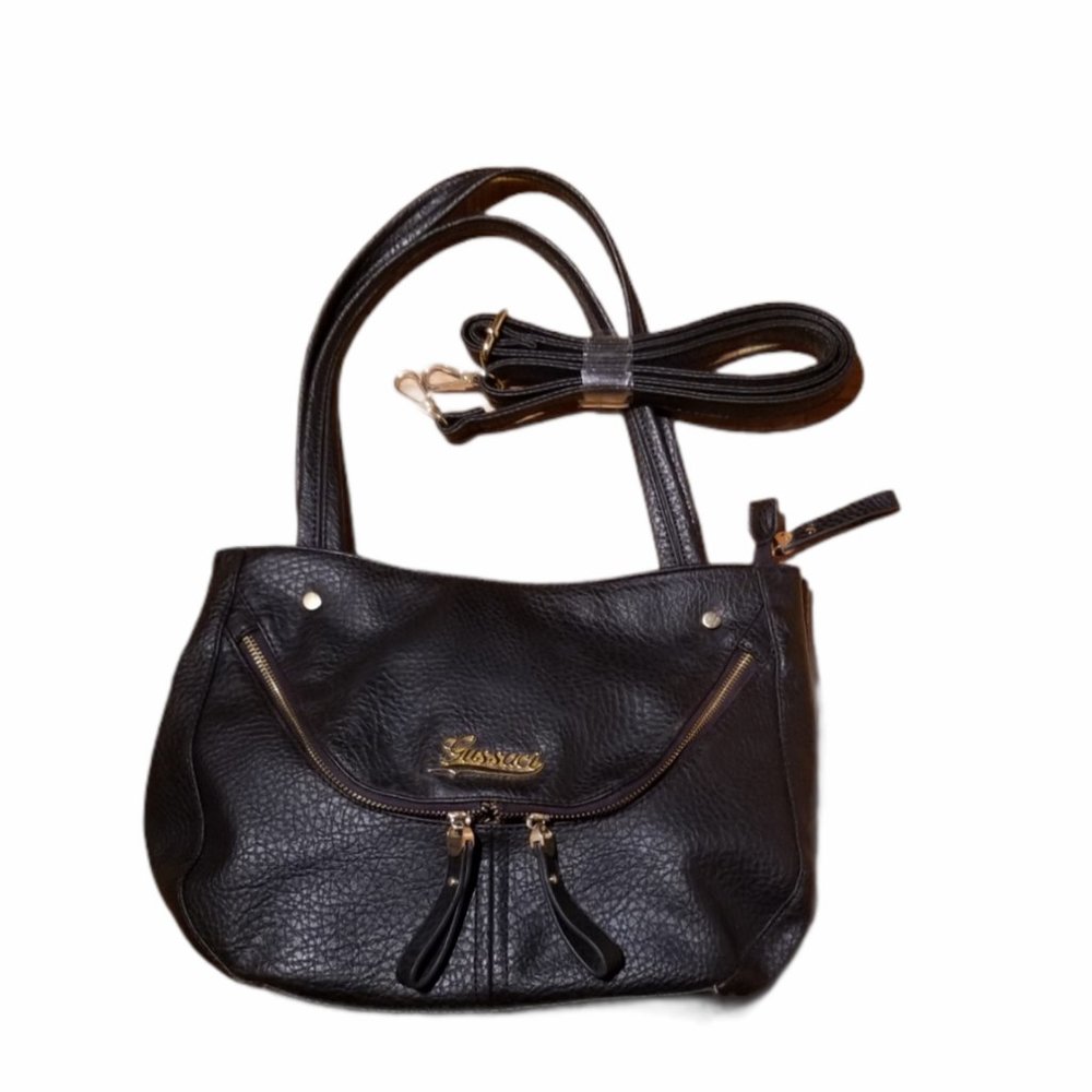 GUSSACI Black Pebbled Leather Purse in EUC